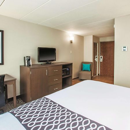 La Quinta By Wyndham Sturbridge Exterior foto