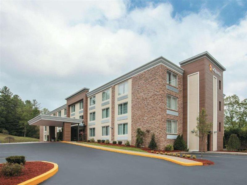 La Quinta By Wyndham Sturbridge Exterior foto