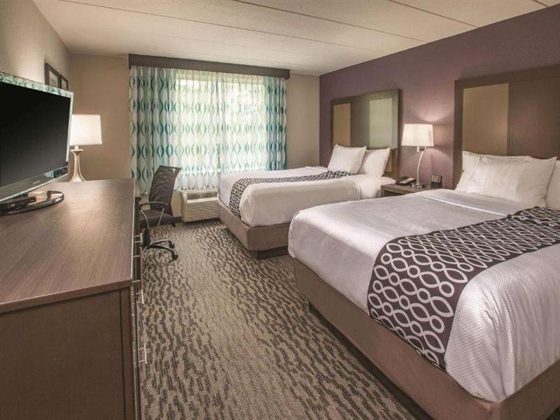La Quinta By Wyndham Sturbridge Exterior foto