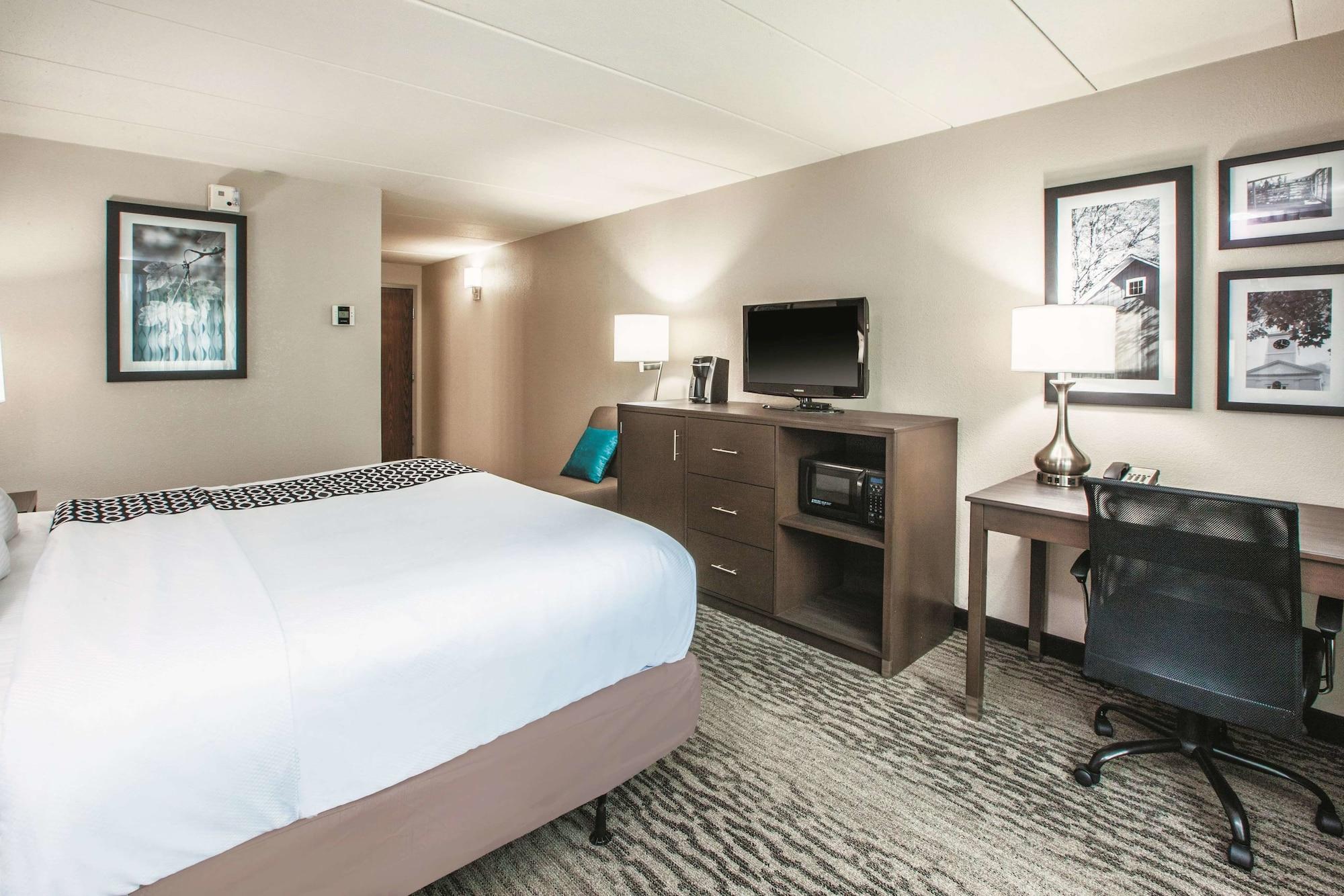 La Quinta By Wyndham Sturbridge Exterior foto