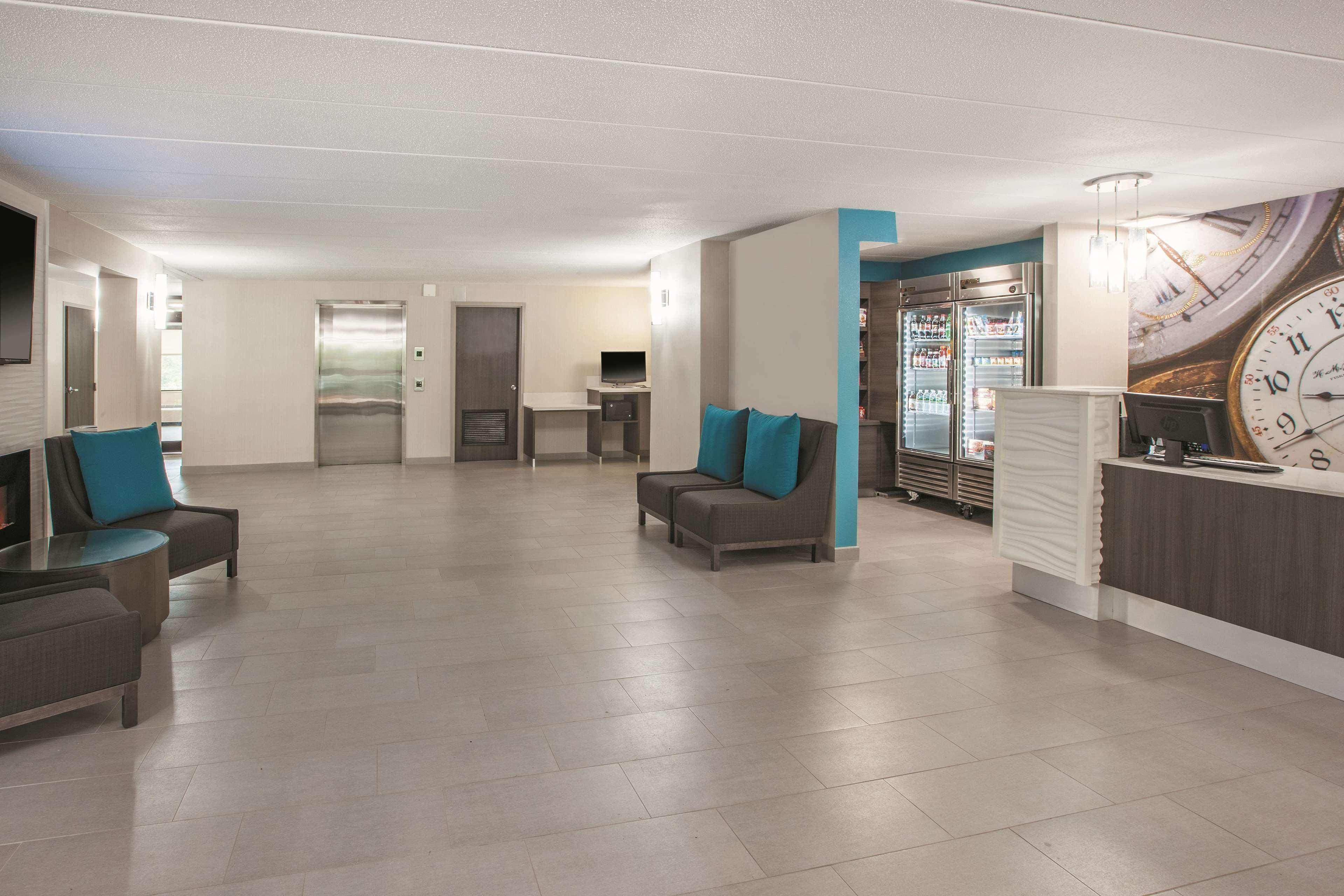 La Quinta By Wyndham Sturbridge Exterior foto