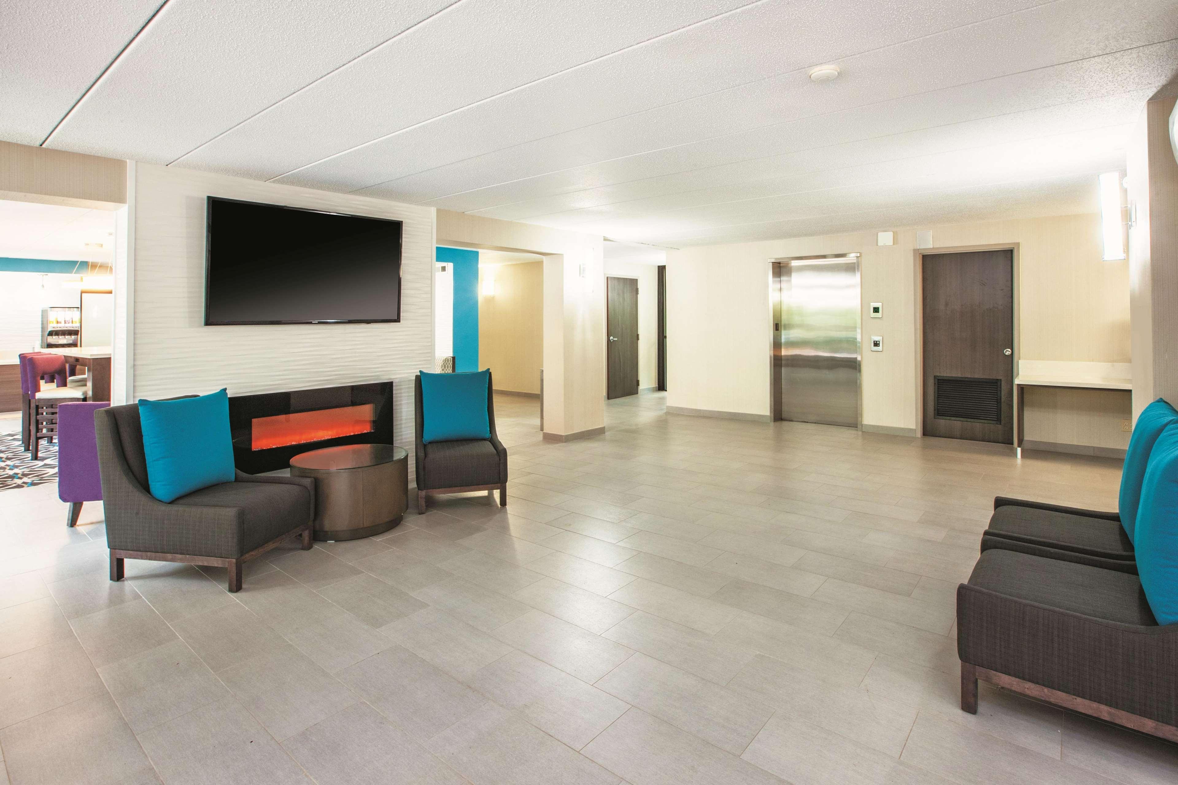 La Quinta By Wyndham Sturbridge Exterior foto