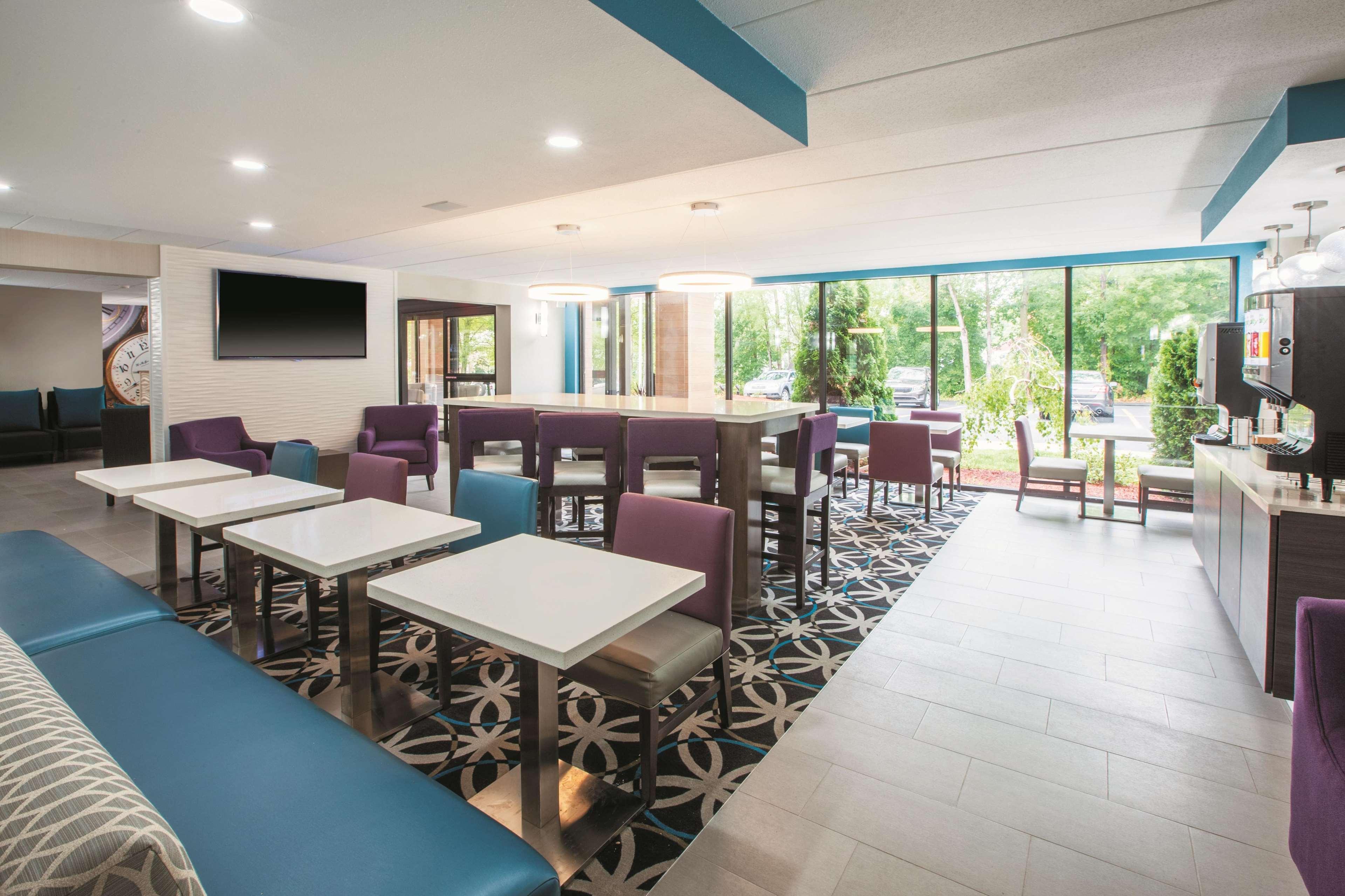 La Quinta By Wyndham Sturbridge Exterior foto