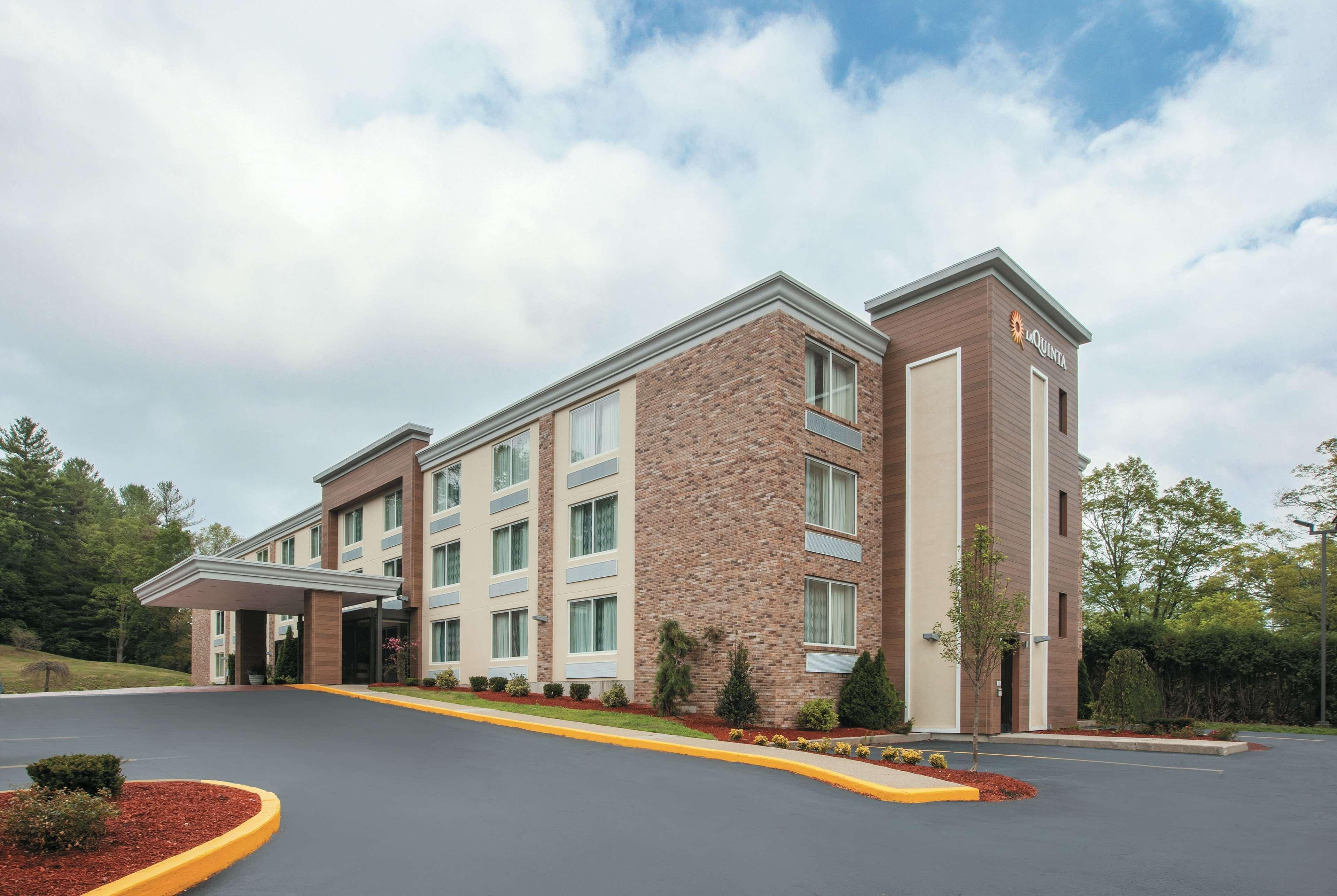 La Quinta By Wyndham Sturbridge Exterior foto