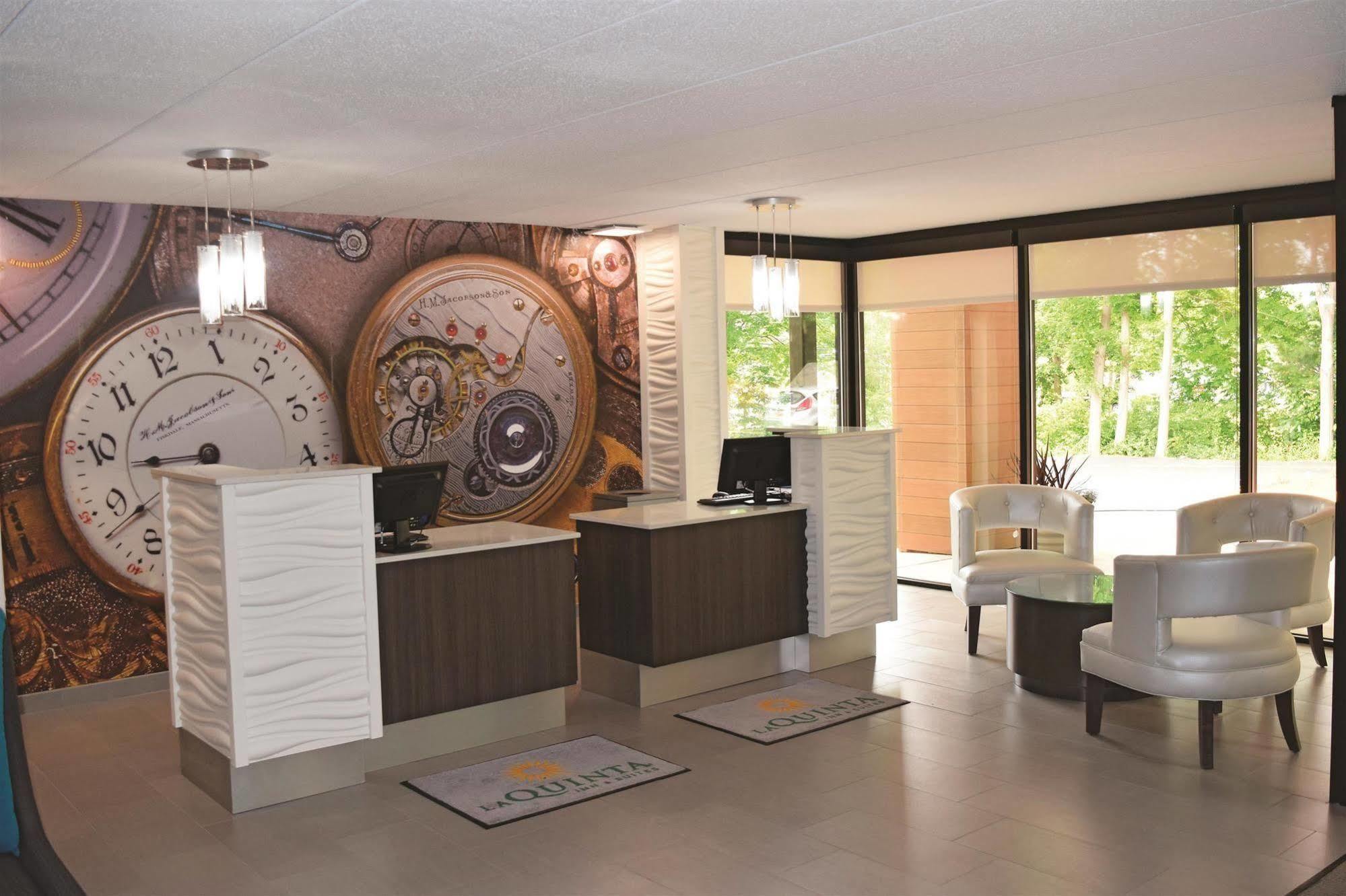 La Quinta By Wyndham Sturbridge Exterior foto