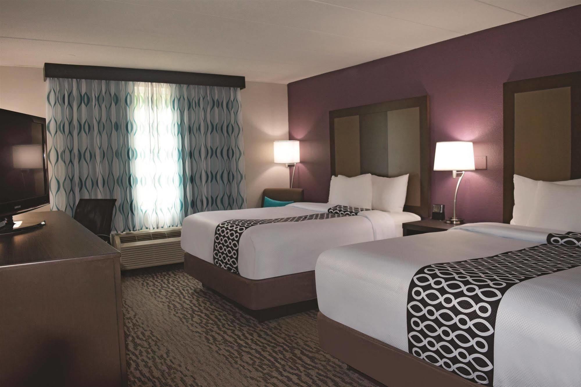 La Quinta By Wyndham Sturbridge Exterior foto